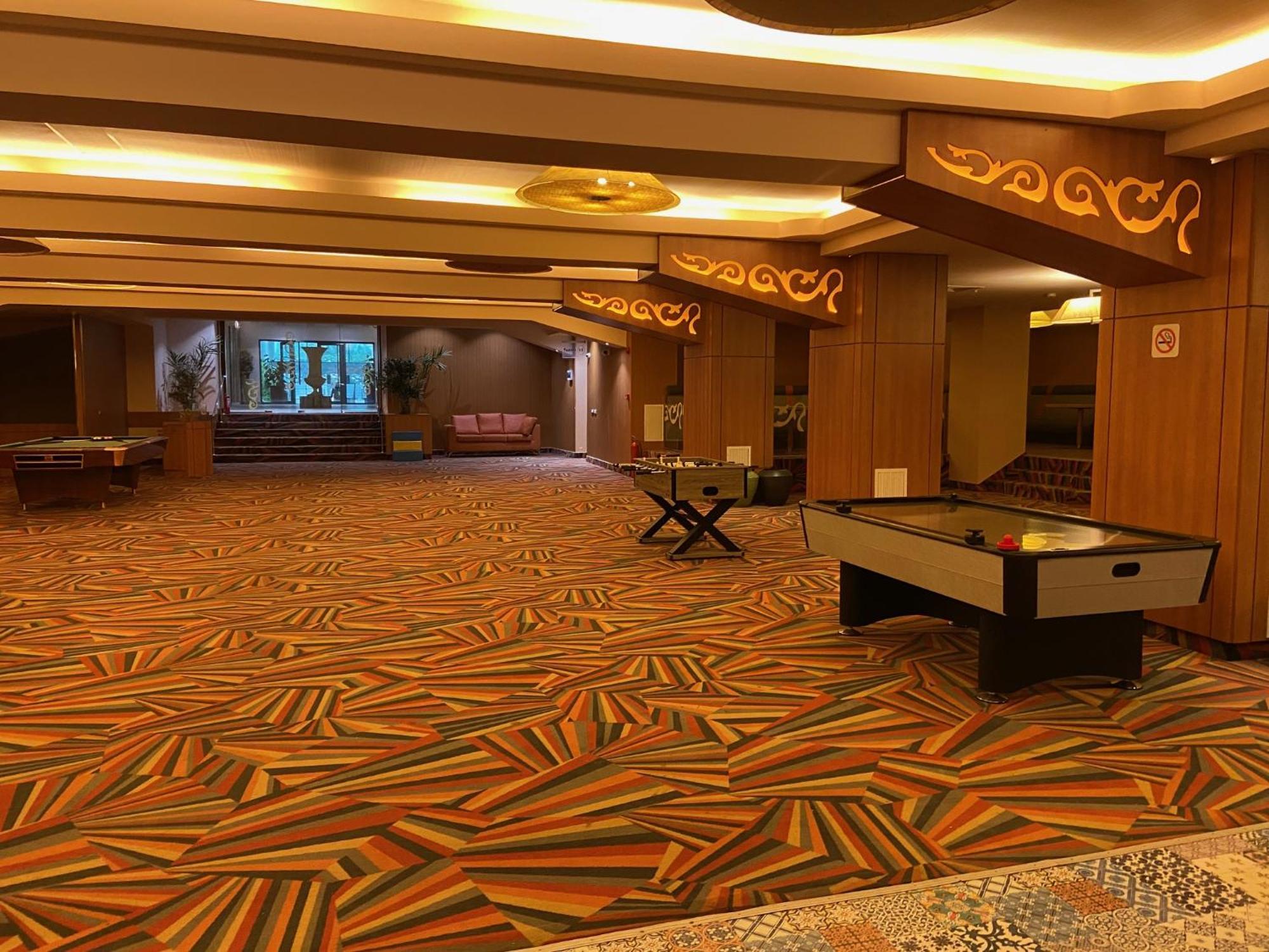 Aparthotel Rin Grand Residence Bucarest Esterno foto