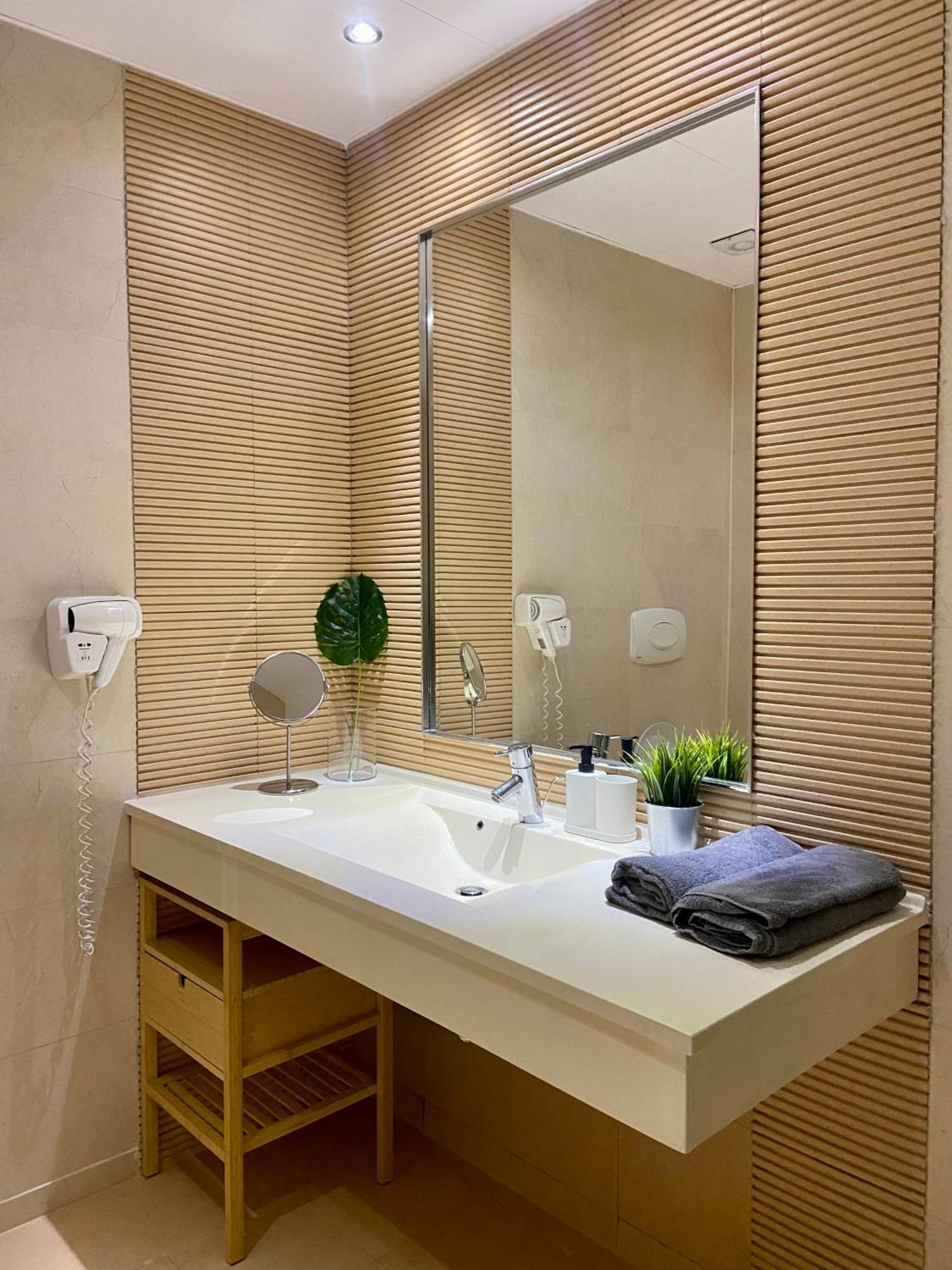 Aparthotel Rin Grand Residence Bucarest Esterno foto